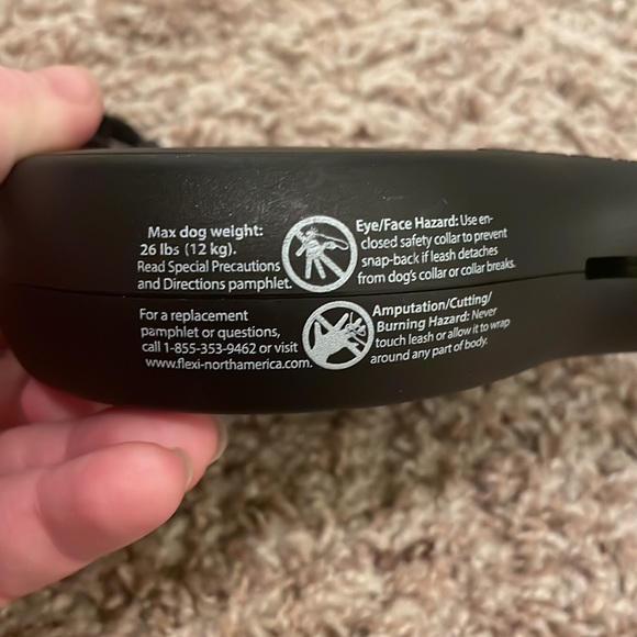 Flexi Dog Leash - Picture 2 of 3